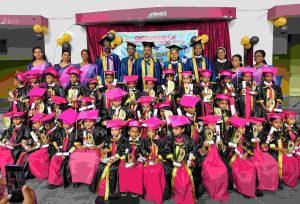 അറിവിന്റെ ചിറകിലേറി കുരുന്നുകൾ; ചെറുപുഷ്പം സ്കൂളിൽ ബിരുദദാനമധുരം