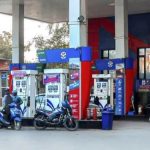 ഇന്ധനവില വർധന ഭീതിക്കിടെ ആശ്വാസമായി കേന്ദ്ര ഇടപെടൽ; പെട്രോൾ, ഡീസൽ എക്സൈസ് തീരുവ വെട്ടിക്കുറച്ചു