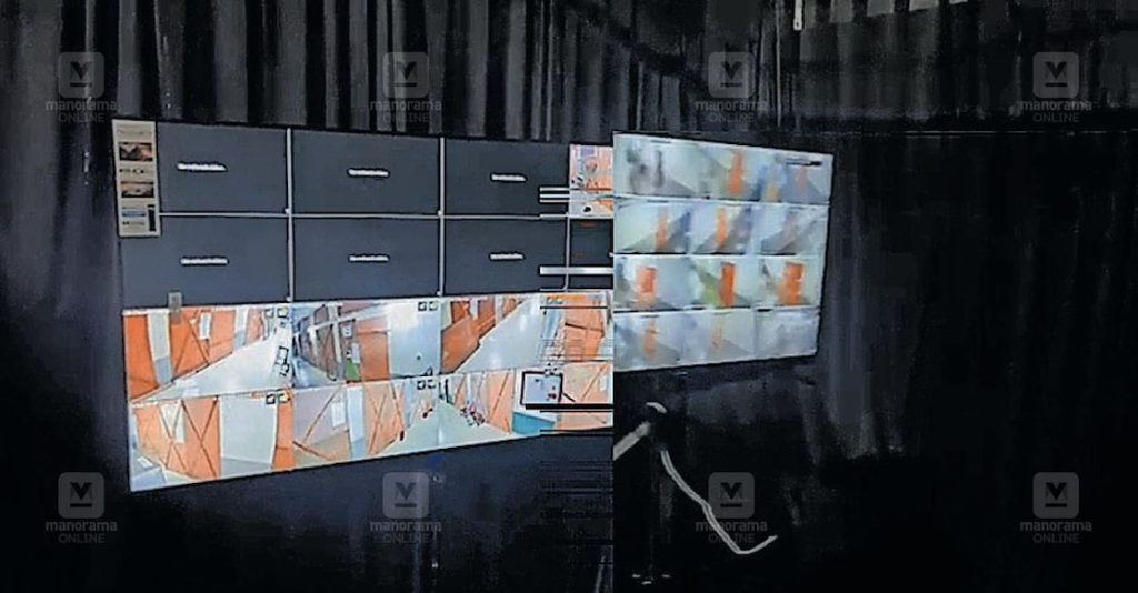 സ്ട്രോങ്ങ് റൂം തുറന്നെന്ന പരാതിയുമായി യുഡിഎഫ്; സ്ട്രോങ്ങ് റൂമല്ലെന്ന് കളക്ടറുടെ വിശദീകരണം