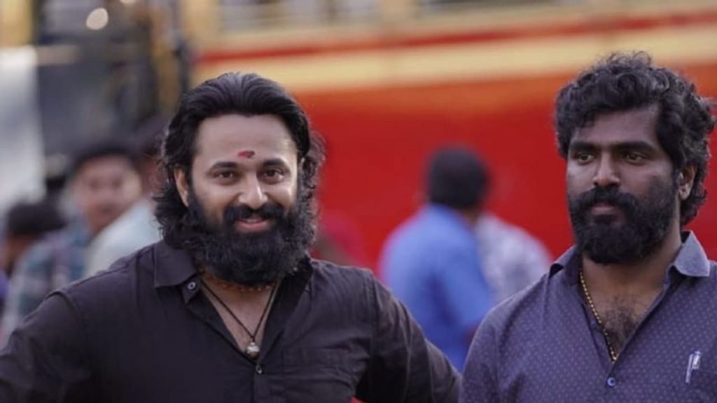 ഉണ്ണി മുകുന്ദനെതിരെ സംവിധായകൻ അഭിലാഷ് പിള്ള; മുരളി കുന്നുംപുറവുമായുള്ള തർക്കം മുറുകുന്നു