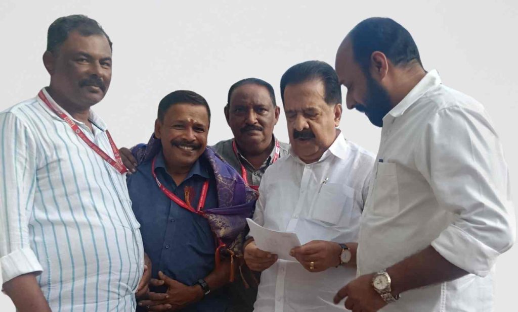 വ്യാജ മാധ്യമപ്രവർത്തകർക്കെതിരെ കർശന നടപടി വേണം: രമേശ് ചെന്നിത്തലയ്ക്ക് JMA നിവേദനം നൽകി