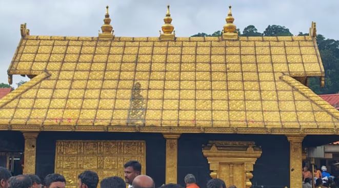 ശബരിമല ശ്രീകോവിലിലെ സ്വർണ്ണ മേൽക്കൂരയിൽ നിറവ്യത്യാസം; ഉന്നതതല പരിശോധന നടത്തി