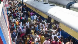 റെയിൽവേയിൽ ടിക്കറ്റില്ലാ യാത്രയ്ക്ക് ഇനി കനത്ത തിരിച്ചടി; കുറഞ്ഞ പിഴ 500 രൂപയാക്കി ഉയർത്തി