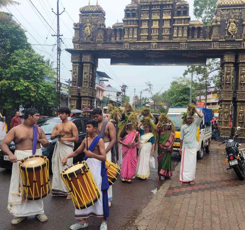 നിറപുത്തരി ഭക്തിസാന്ദ്രം; ഓണോത്സവത്തിന് ഒരുങ്ങി ശ്രീ മുരാരി ക്ഷേത്രം