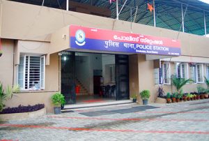 കസ്റ്റഡിയിലെടുത്ത ടാക്സി ഡ്രൈവറെ ക്രൂരമായി മർദ്ദിച്ചെന്ന് പരാതി; കാലടി എസ്.ഐ ഉൾപ്പെടെ നാല് പോലീസുകാർക്ക് സസ്പെൻഷൻ